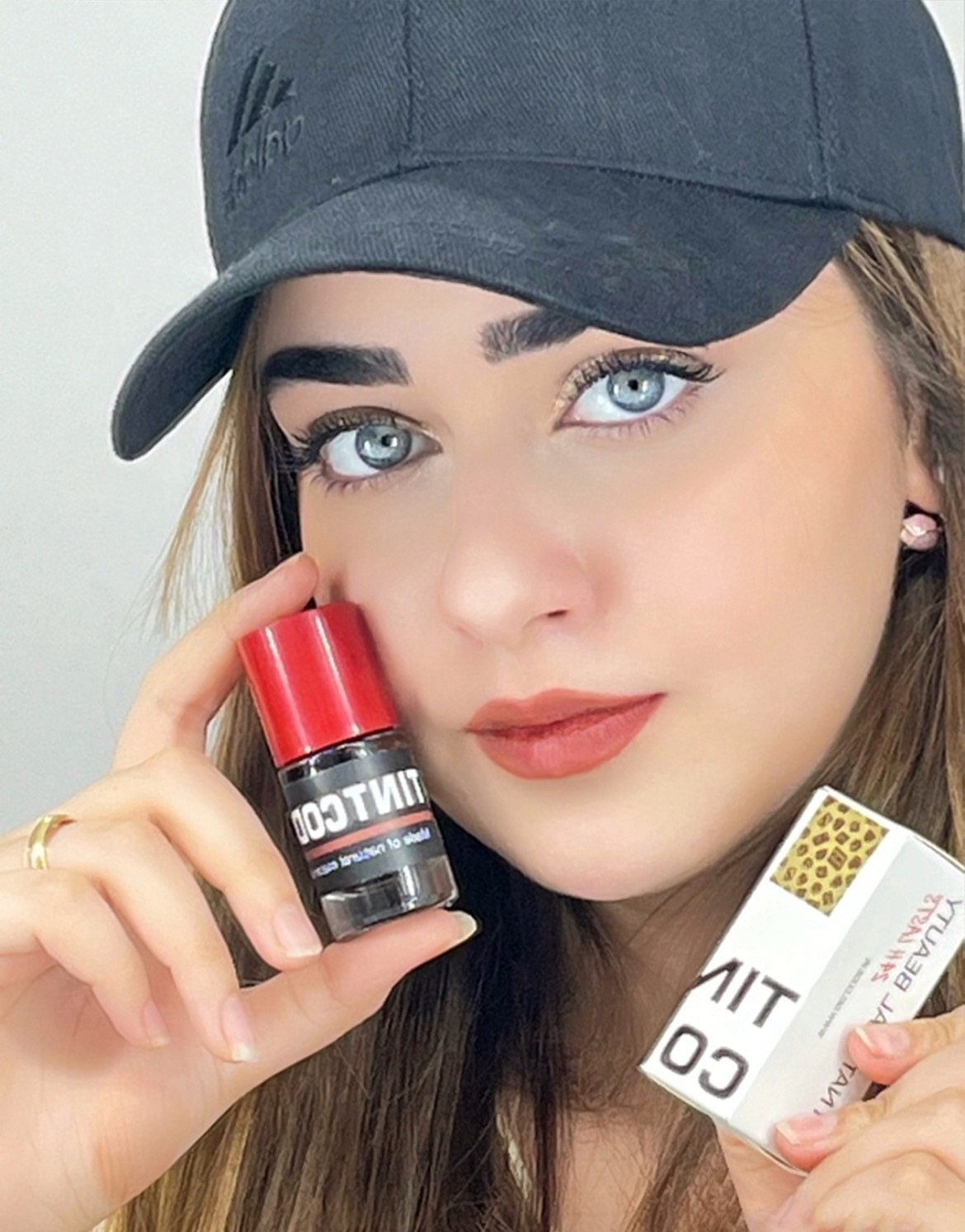 تینت لب قهوه ای