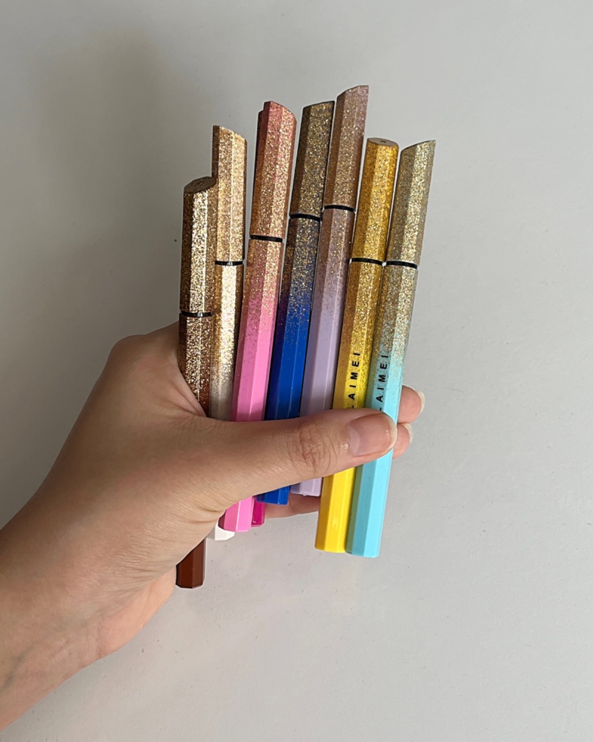 خط چشم و سایه ابرنگی تایلامی